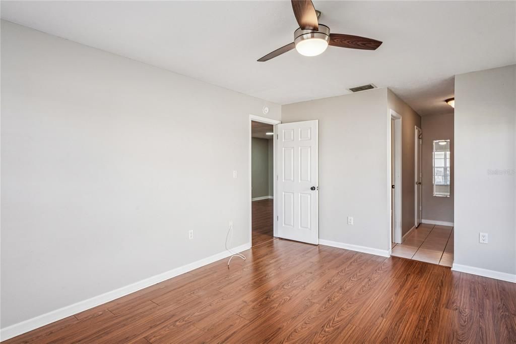 Active With Contract: $1,550 (2 beds, 2 baths, 960 Square Feet)