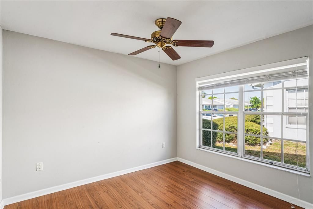 Active With Contract: $1,550 (2 beds, 2 baths, 960 Square Feet)