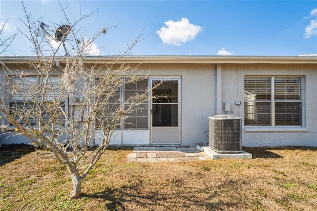 Active With Contract: $1,550 (2 beds, 2 baths, 960 Square Feet)