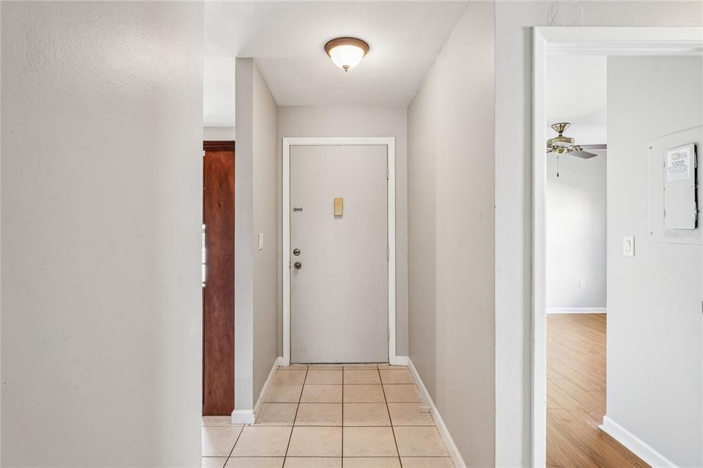 Active With Contract: $1,550 (2 beds, 2 baths, 960 Square Feet)