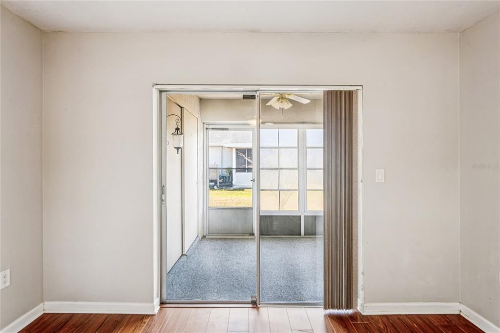 Active With Contract: $1,550 (2 beds, 2 baths, 960 Square Feet)