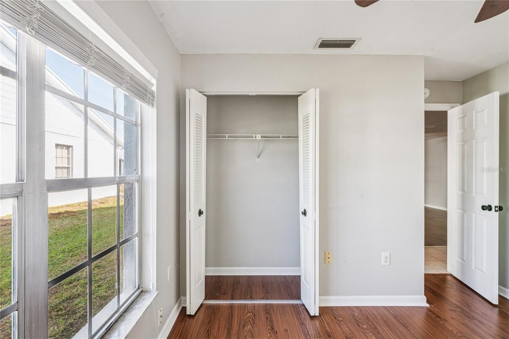 Active With Contract: $1,550 (2 beds, 2 baths, 960 Square Feet)