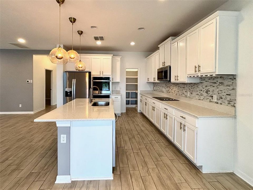 待售: $595,000 (4 贝兹, 3 浴室, 2615 平方英尺)