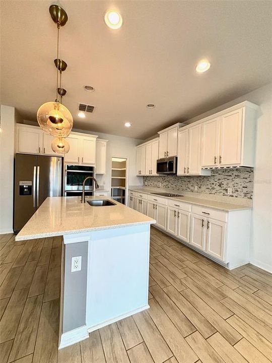 待售: $595,000 (4 贝兹, 3 浴室, 2615 平方英尺)