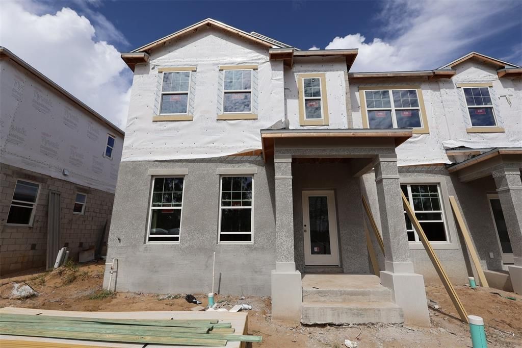 Под контрактом: $464,990 (3 спален, 2 ванн, 1835 Квадратных фут)