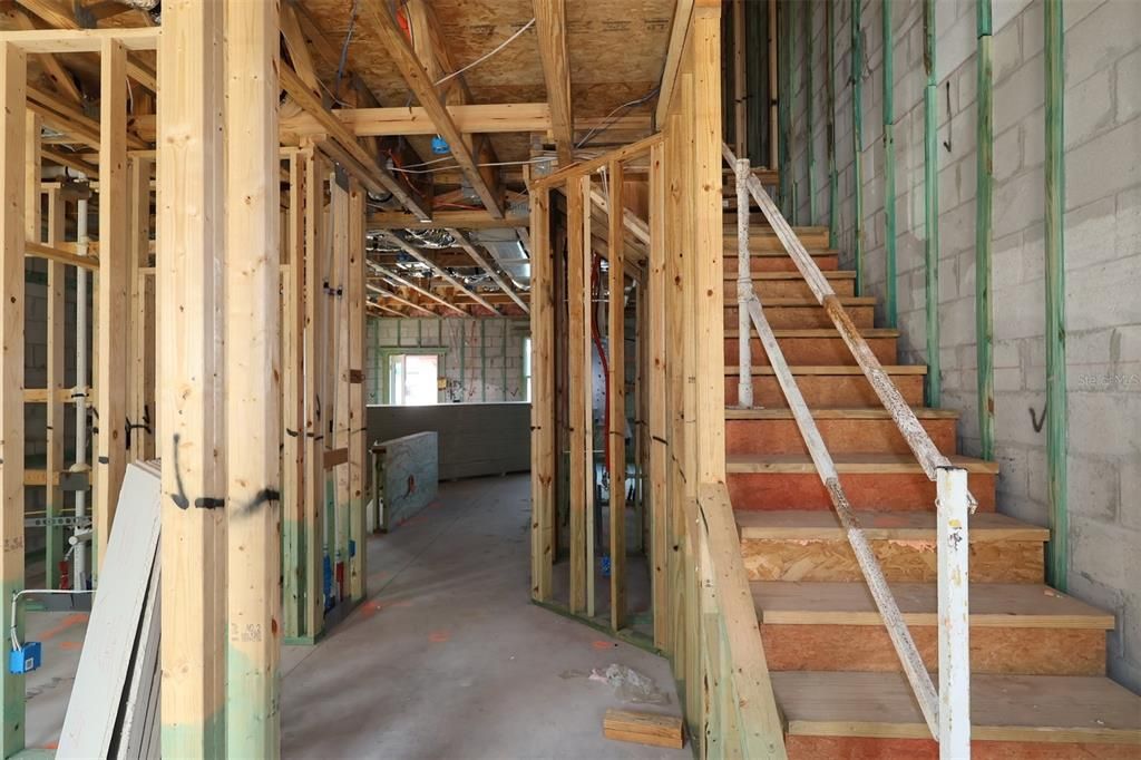 Под контрактом: $464,990 (3 спален, 2 ванн, 1835 Квадратных фут)