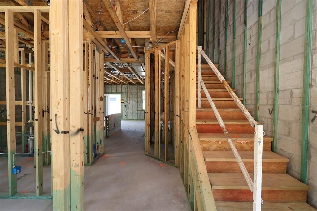 Под контрактом: $464,990 (3 спален, 2 ванн, 1835 Квадратных фут)