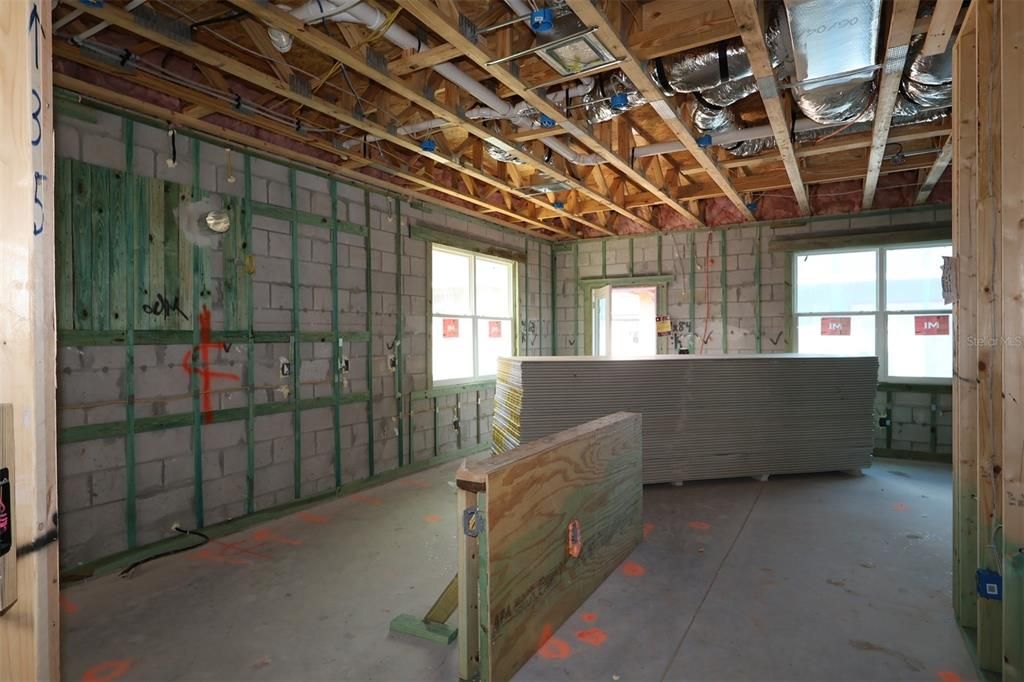 Под контрактом: $464,990 (3 спален, 2 ванн, 1835 Квадратных фут)