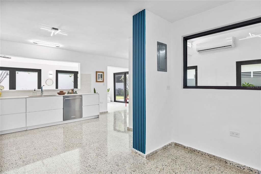 For Sale: $799,000 (4 beds, 3 baths, 2100 Square Feet)