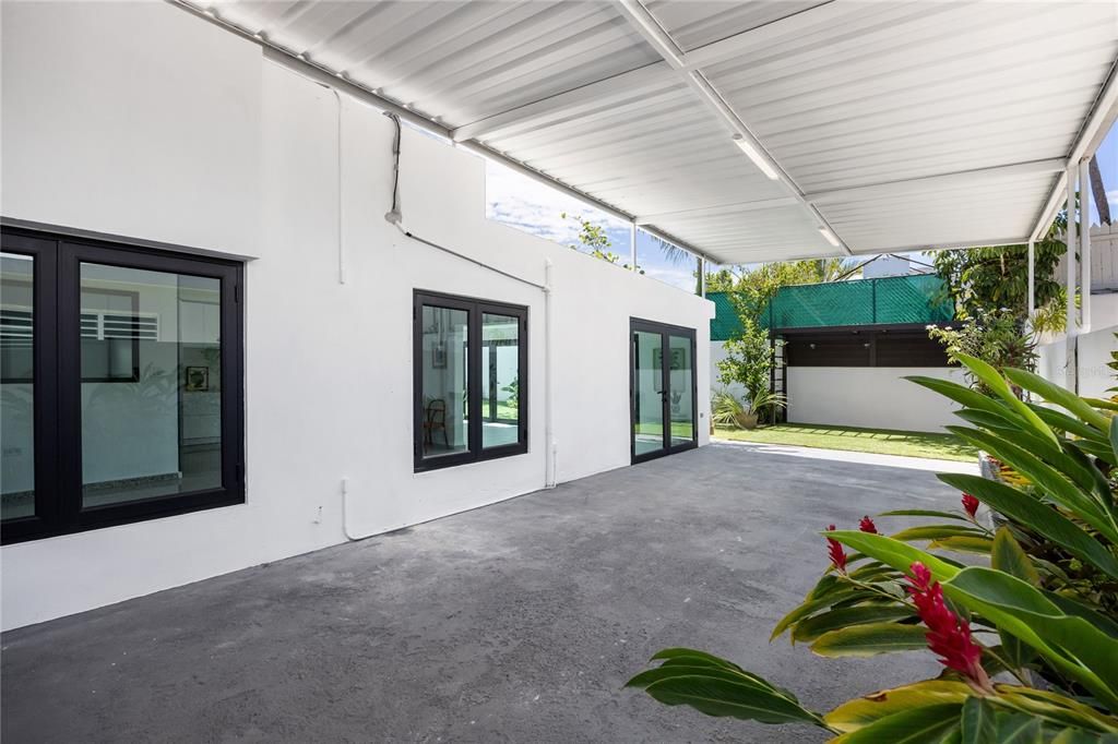 For Sale: $799,000 (4 beds, 3 baths, 2100 Square Feet)