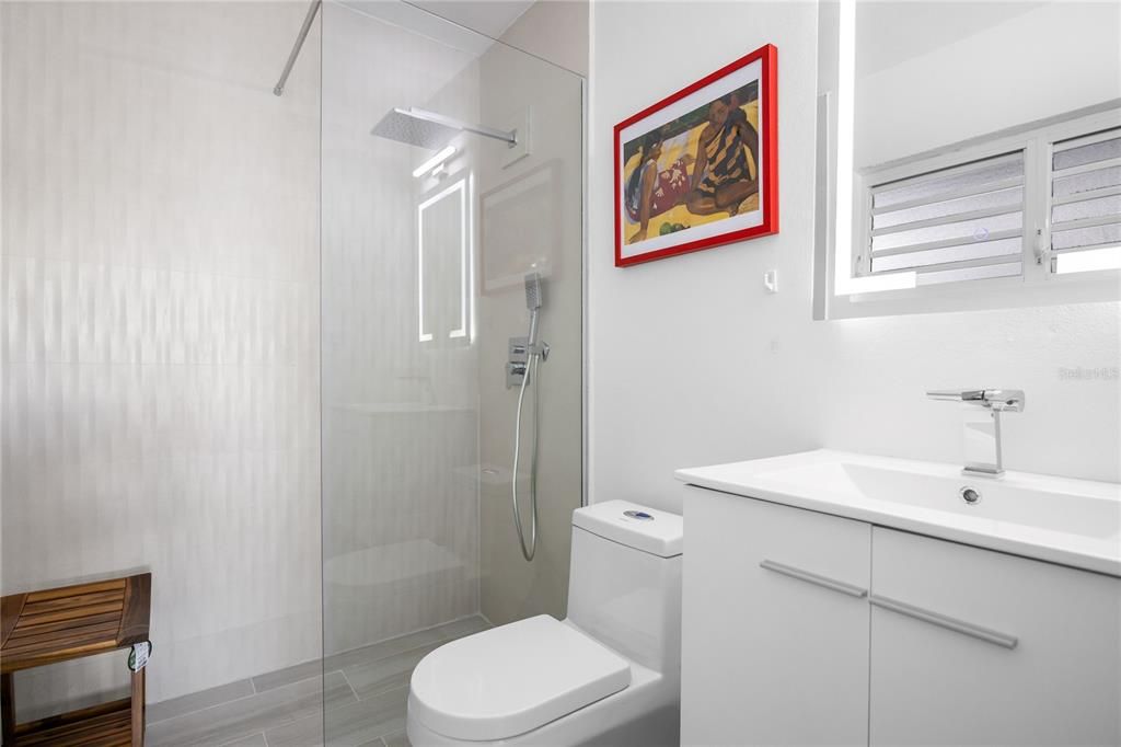 For Sale: $799,000 (4 beds, 3 baths, 2100 Square Feet)