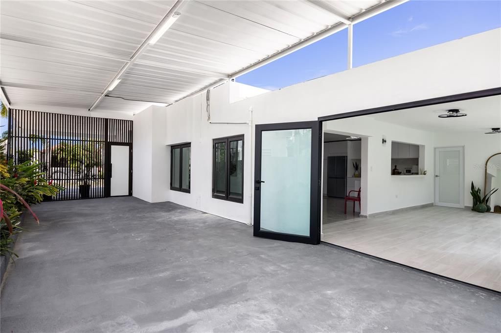 For Sale: $799,000 (4 beds, 3 baths, 2100 Square Feet)