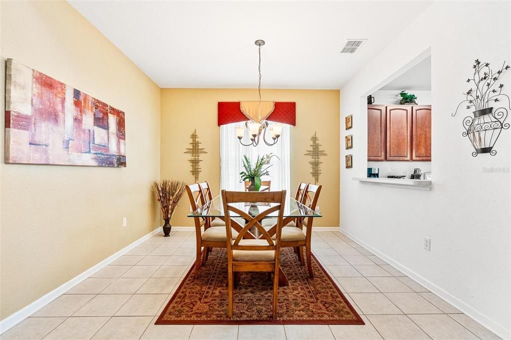 Под контрактом: $599,900 (5 спален, 5 ванн, 2494 Квадратных фут)