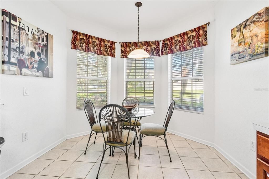 Под контрактом: $599,900 (5 спален, 5 ванн, 2494 Квадратных фут)