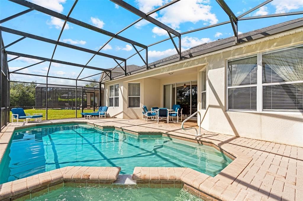 Под контрактом: $599,900 (5 спален, 5 ванн, 2494 Квадратных фут)