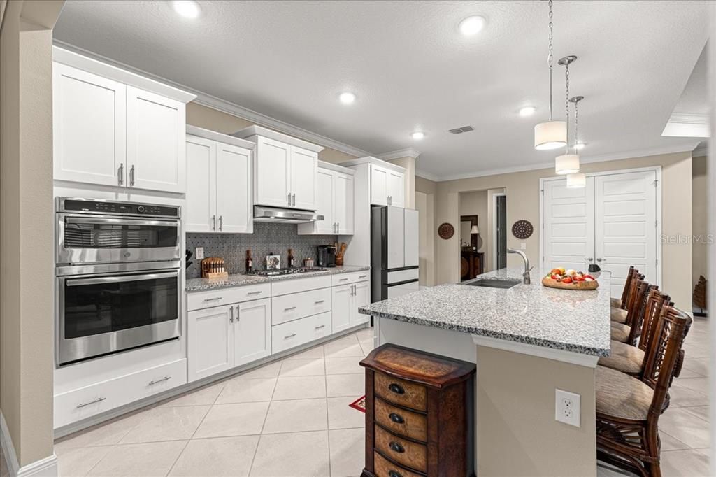 For Sale: $575,000 (3 beds, 3 baths, 2815 Square Feet)