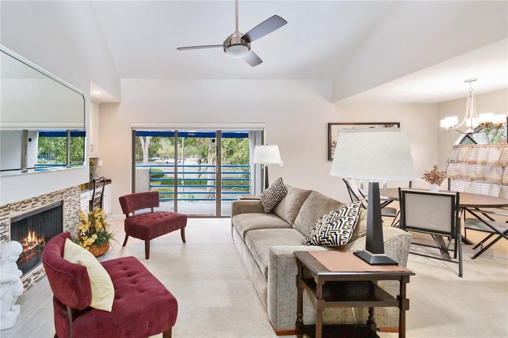 For Sale: $315,900 (2 beds, 2 baths, 1164 Square Feet)