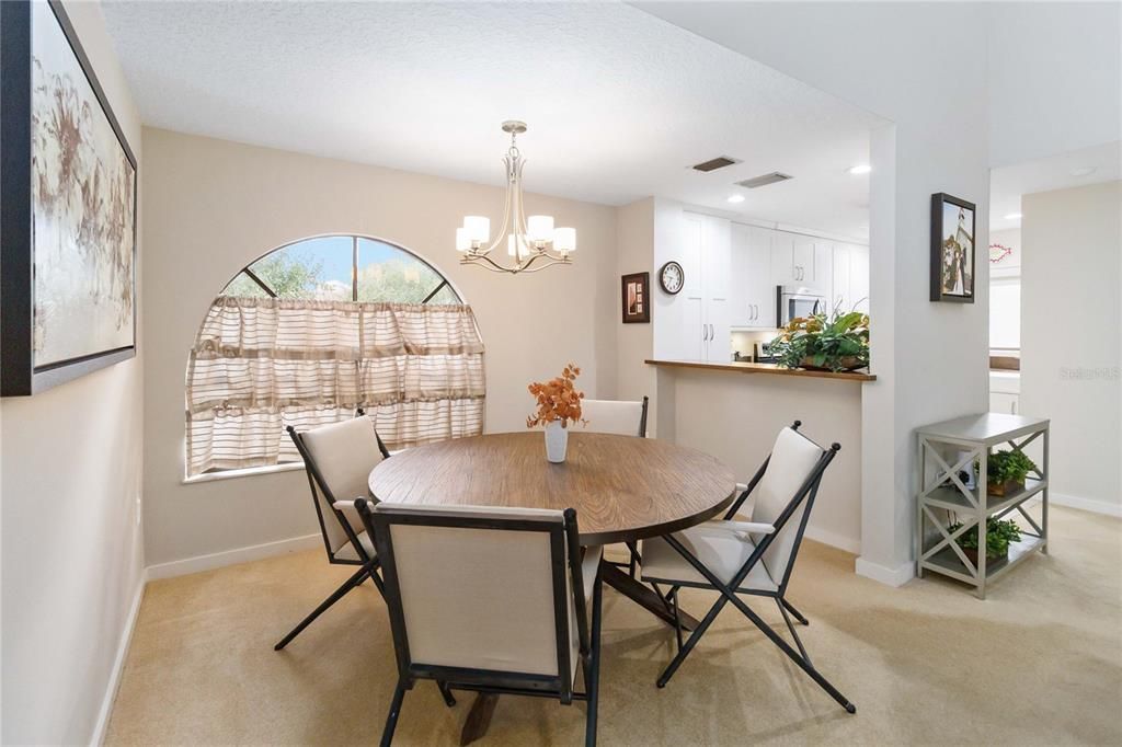 For Sale: $315,900 (2 beds, 2 baths, 1164 Square Feet)