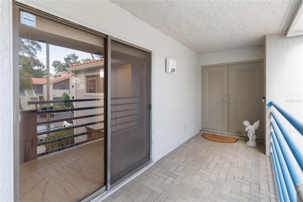 For Sale: $315,900 (2 beds, 2 baths, 1164 Square Feet)