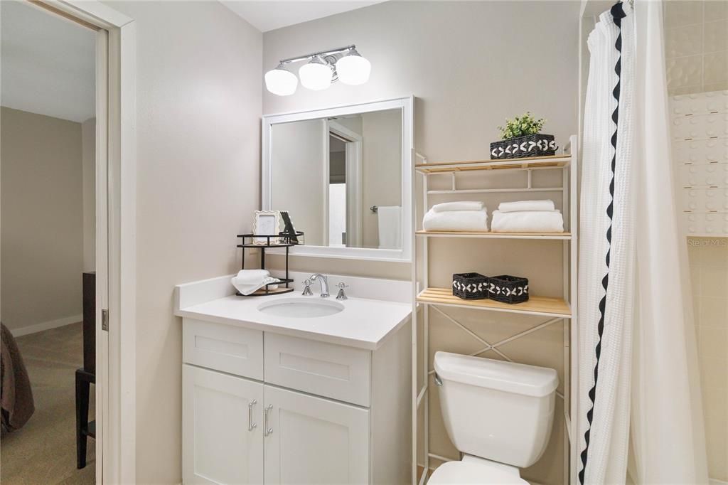 For Sale: $315,900 (2 beds, 2 baths, 1164 Square Feet)