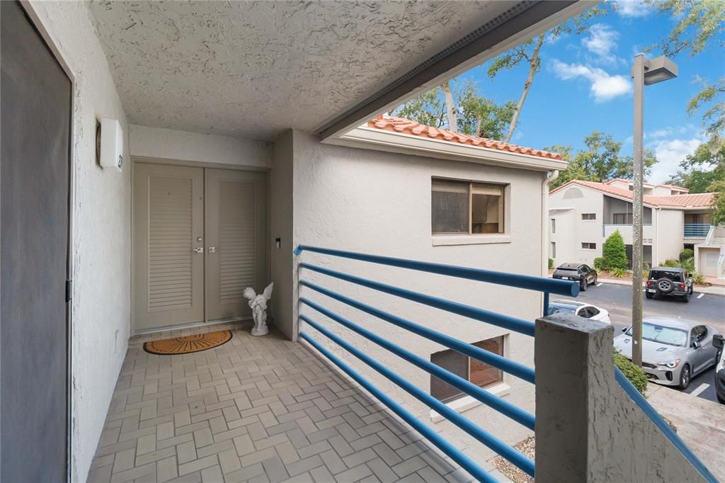 For Sale: $315,900 (2 beds, 2 baths, 1164 Square Feet)