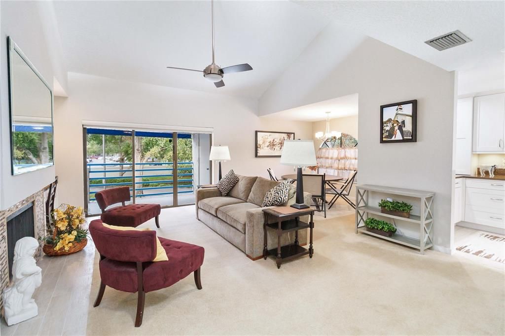 For Sale: $315,900 (2 beds, 2 baths, 1164 Square Feet)