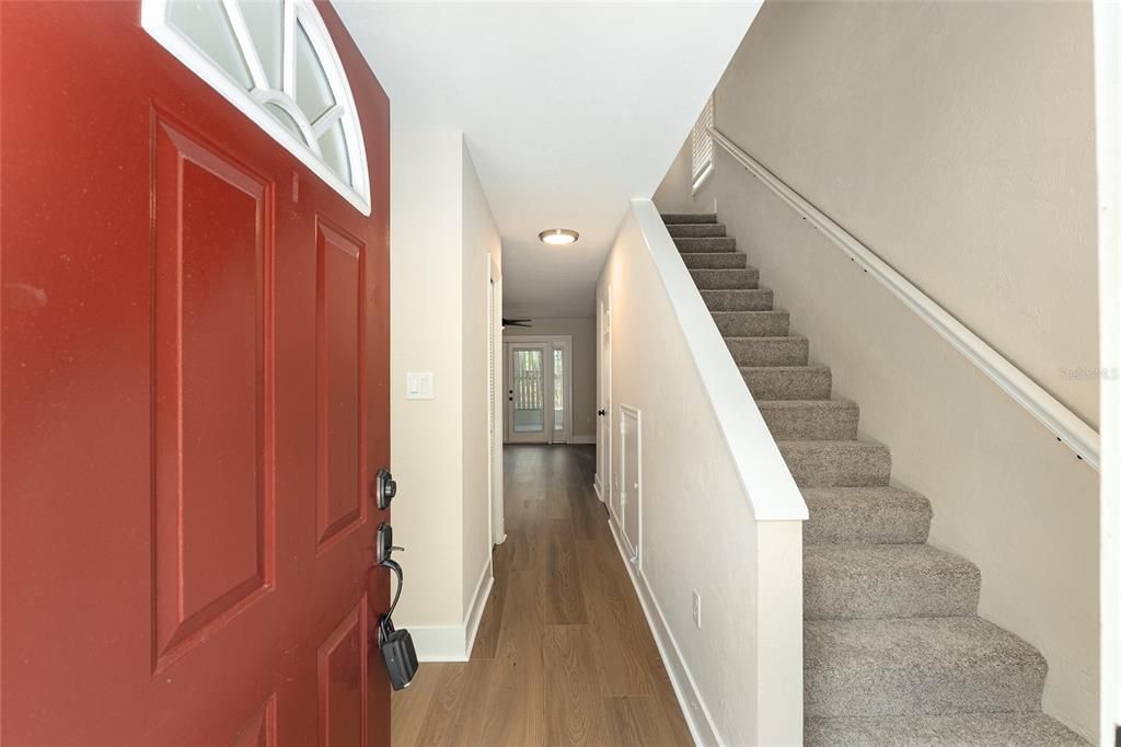 For Sale: $179,900 (2 beds, 1 baths, 938 Square Feet)