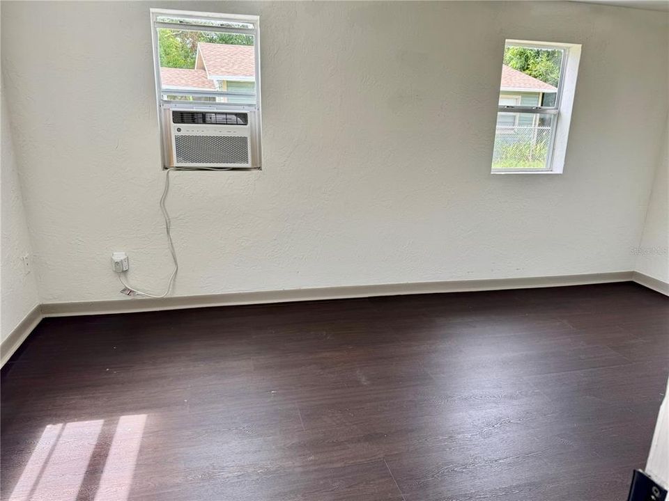 En Venta: $204,900 (4 camas, 0 baños, 1224 Pies cuadrados)