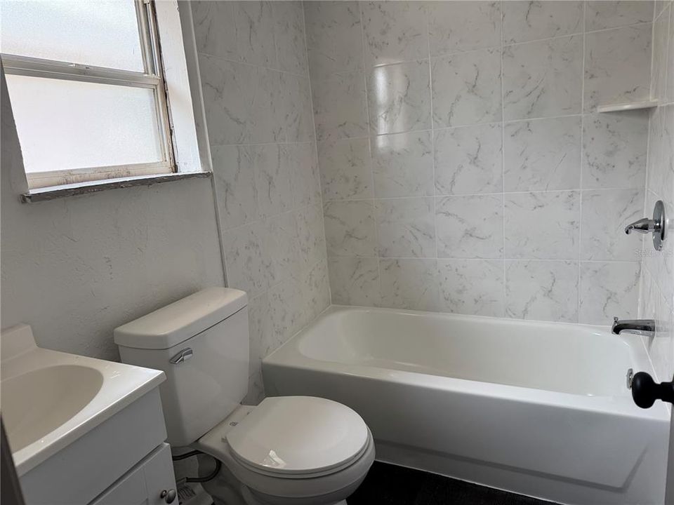 En Venta: $204,900 (4 camas, 0 baños, 1224 Pies cuadrados)