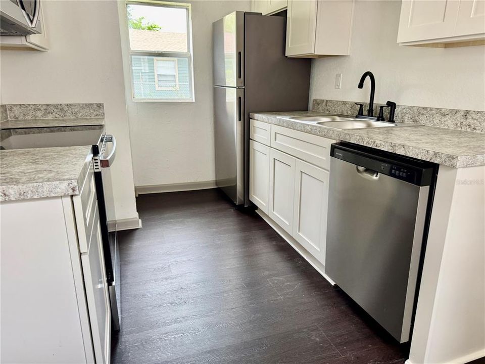 En Venta: $204,900 (4 camas, 0 baños, 1224 Pies cuadrados)