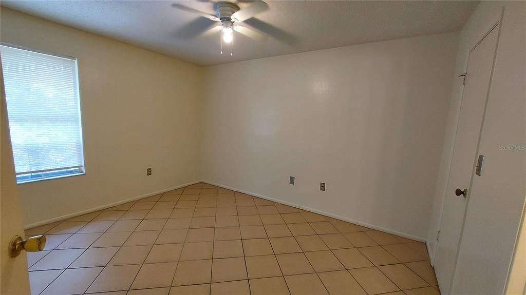 合同活跃: $154,990 (2 贝兹, 2 浴室, 1019 平方英尺)