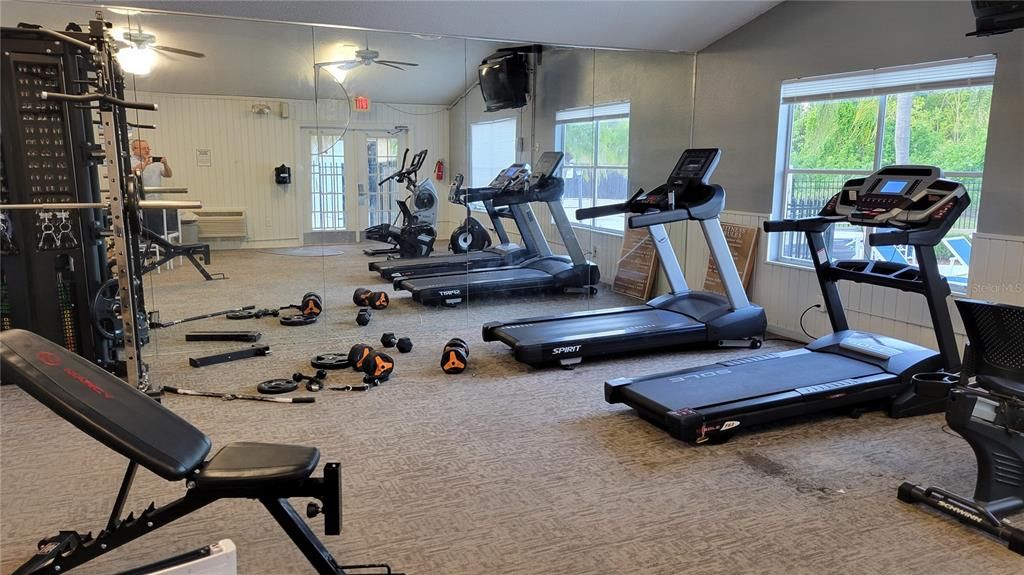 合同活跃: $154,990 (2 贝兹, 2 浴室, 1019 平方英尺)