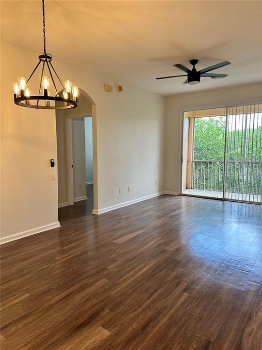 For Sale: $219,900 (3 beds, 2 baths, 1276 Square Feet)