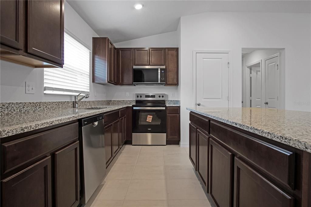 For Rent: $1,795 (3 beds, 2 baths, 1511 Square Feet)