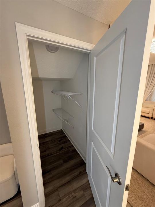 На продажу: $690,000 (3 спален, 2 ванн, 1804 Квадратных фут)