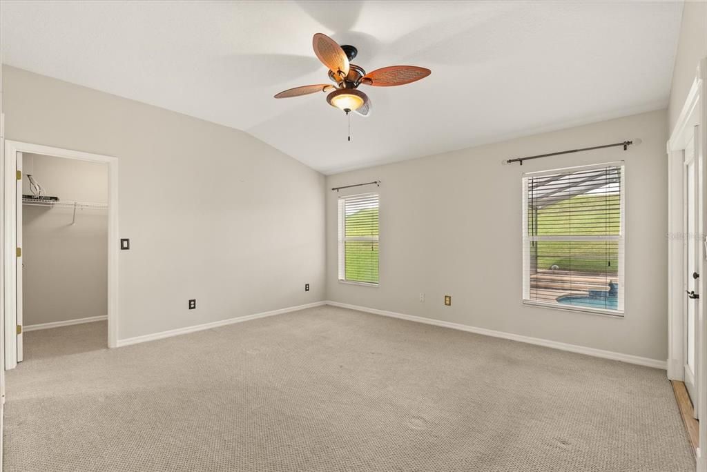 En Venta: $589,900 (4 camas, 2 baños, 2228 Pies cuadrados)