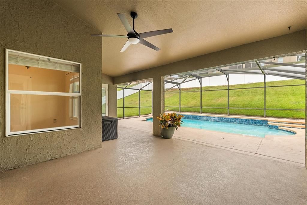 En Venta: $589,900 (4 camas, 2 baños, 2228 Pies cuadrados)