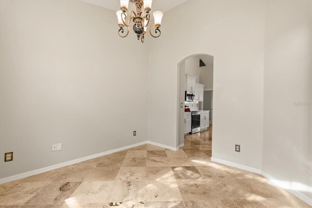 En Venta: $589,900 (4 camas, 2 baños, 2228 Pies cuadrados)