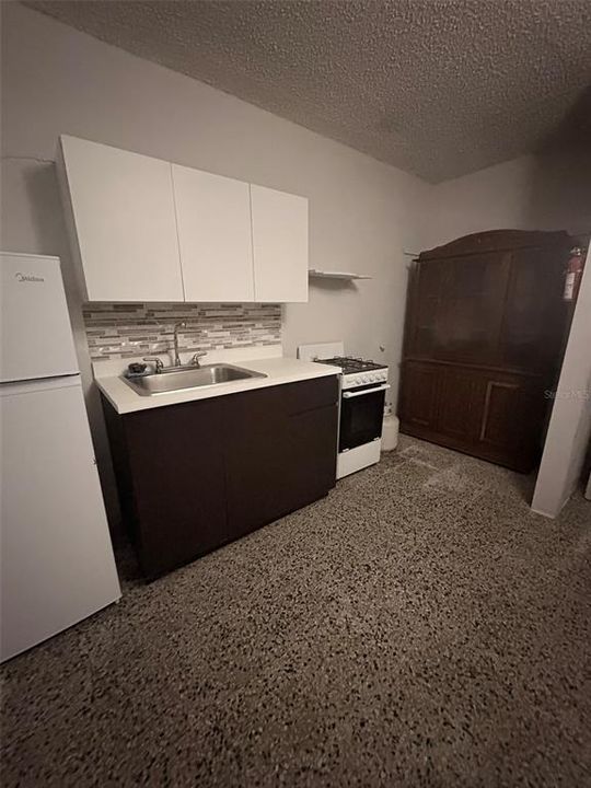 На продажу: $215,000 (6 спален, 4 ванн, 0 Квадратных фут)