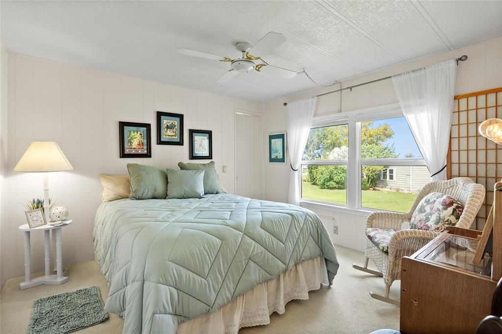 На продажу: $169,600 (2 спален, 2 ванн, 1350 Квадратных фут)