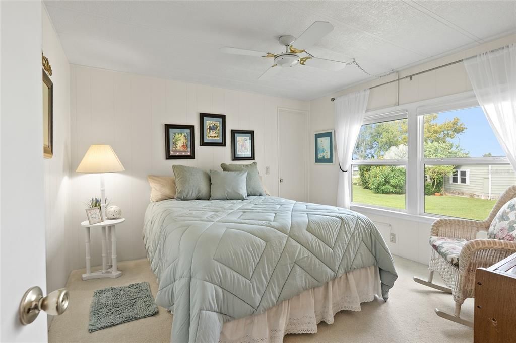 На продажу: $169,600 (2 спален, 2 ванн, 1350 Квадратных фут)