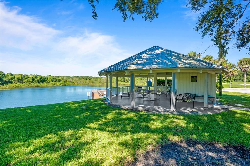 На продажу: $169,600 (2 спален, 2 ванн, 1350 Квадратных фут)