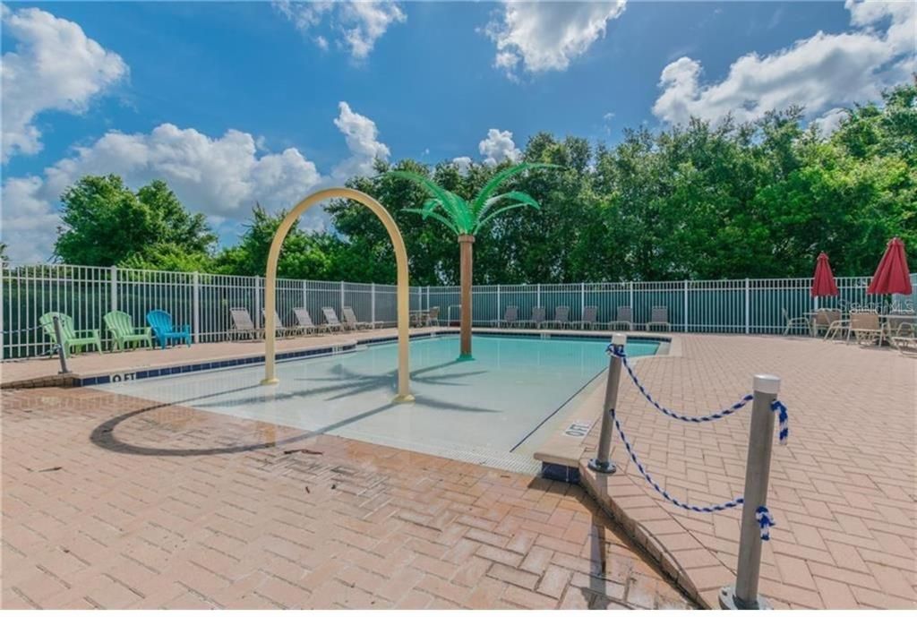 Activo con contrato: $2,700 (3 camas, 2 baños, 1835 Pies cuadrados)