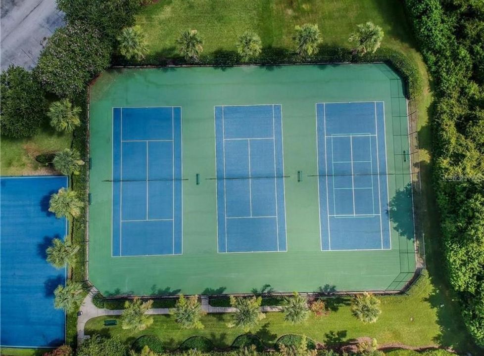 Activo con contrato: $2,700 (3 camas, 2 baños, 1835 Pies cuadrados)