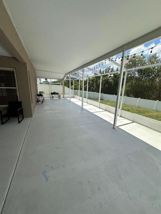 Activo con contrato: $2,700 (3 camas, 2 baños, 1835 Pies cuadrados)