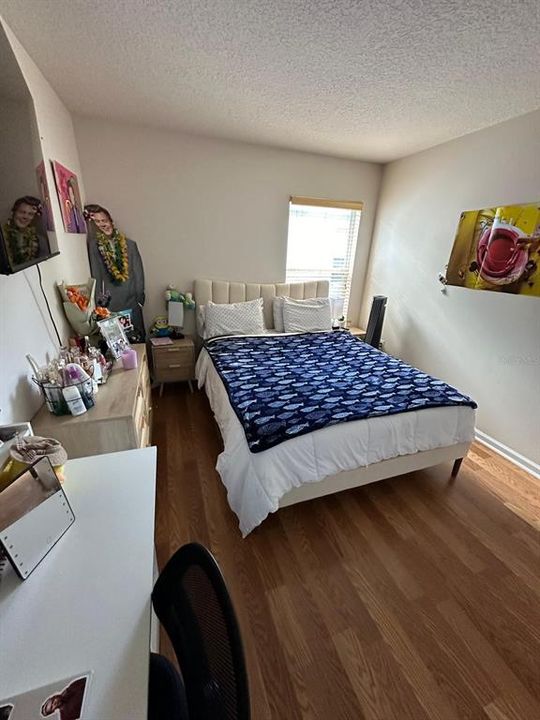 Activo con contrato: $2,700 (3 camas, 2 baños, 1835 Pies cuadrados)