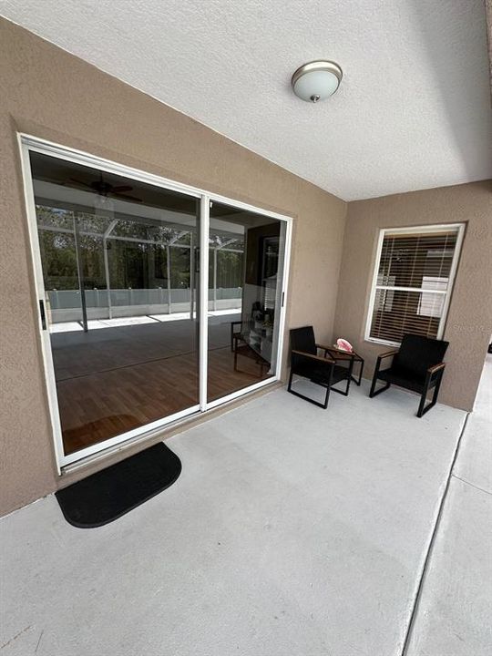 Activo con contrato: $2,700 (3 camas, 2 baños, 1835 Pies cuadrados)