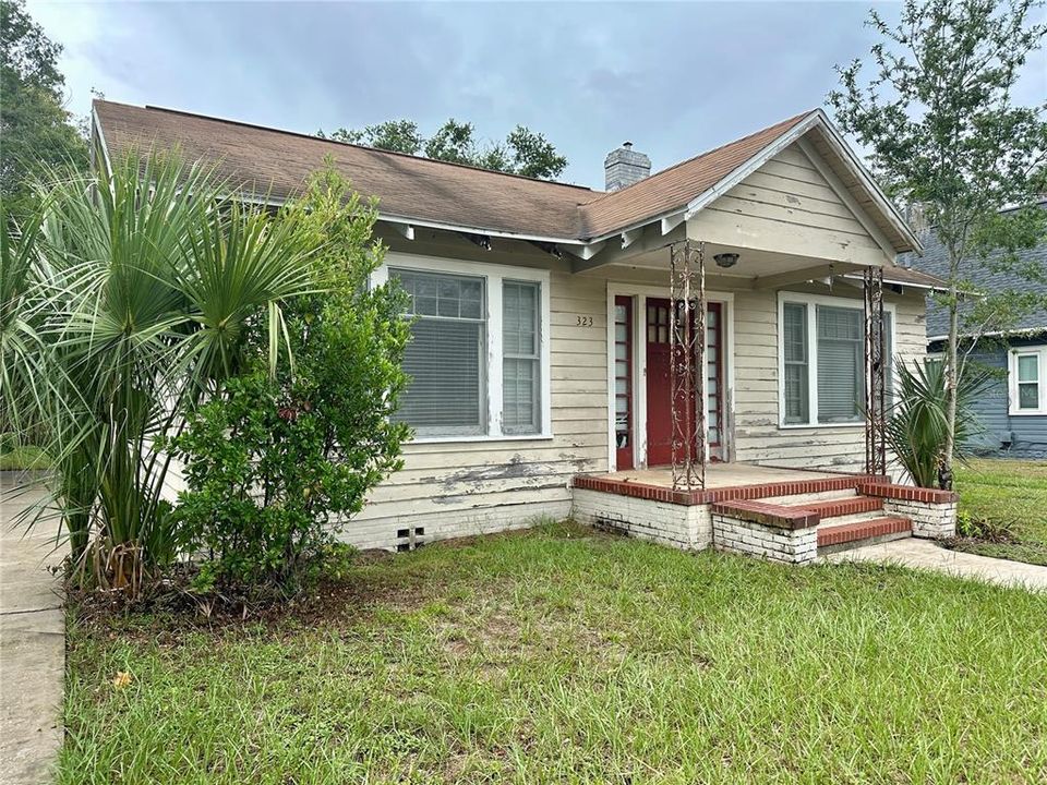 Active With Contract: $140,000 (2 beds, 1 baths, 999 Square Feet)