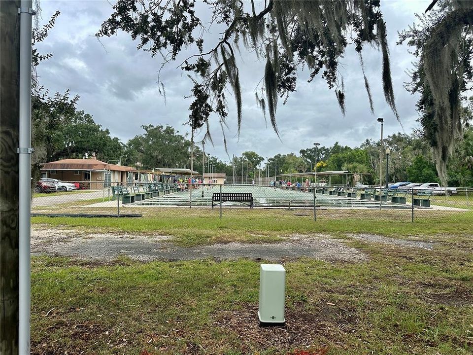 Active With Contract: $140,000 (2 beds, 1 baths, 999 Square Feet)