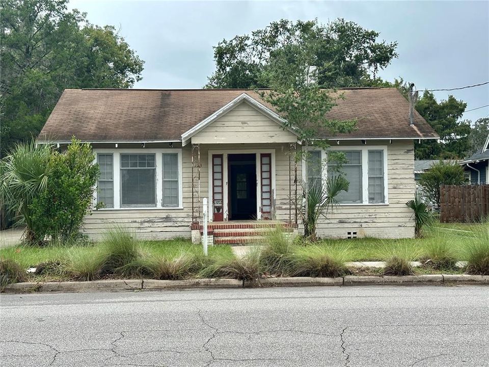 Active With Contract: $140,000 (2 beds, 1 baths, 999 Square Feet)